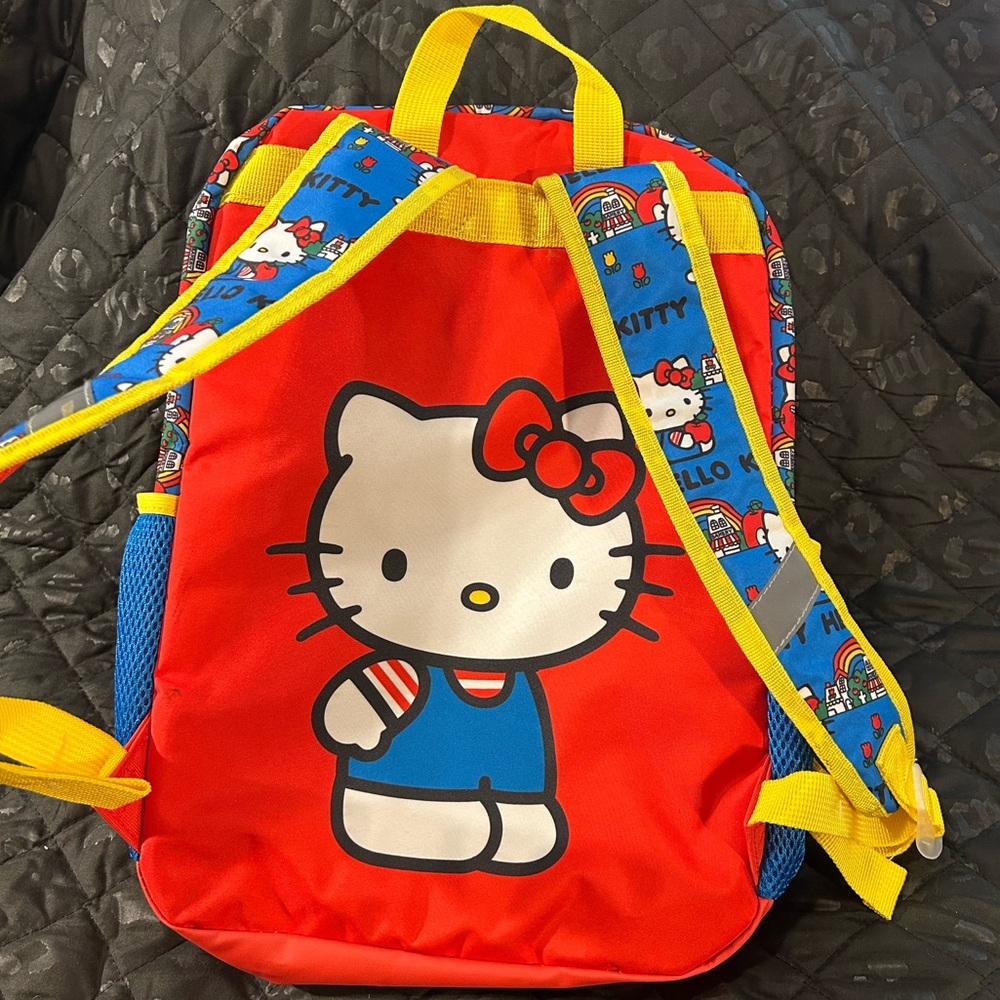 Hello kitty backpack - Picture 10 of 12